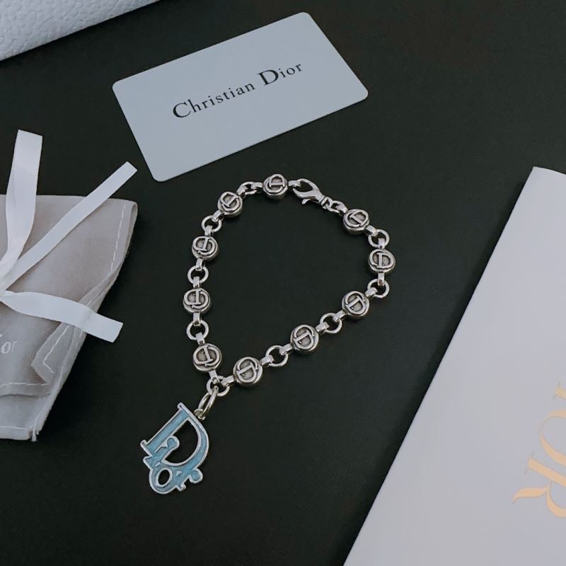 chr1st1an D10r bracelets